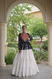 Malai Faux Georgette Magnifique travail de miroir véritable, dentelle dorée Gota Zari, longueur au sol, séchage rapide, sans plis, protection solaire - Product Image 5