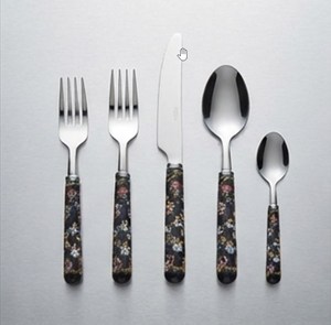 Ensemble de couverts élégants en acier inoxydable avec poignée florale, comprenant couteau, fourchette, cuillère, compatible lave-vaisselle, vaisselle de mariage, collection de 5 pièces - Product Image 1