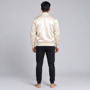 Chaqueta de satén para hombre al por mayor con material premium, acabado elegante, ajuste cómodo, costuras duraderas y diseño versátil - Product Image 3