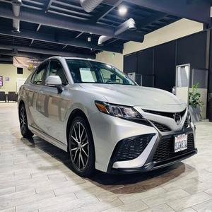 Excellent état, sièges en cuir foncé pour Camry 2020-2022, pneus R15, en stock, livraison rapide, options de vente en gros disponibles - Product Image 2