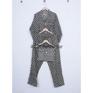 Conjunto de Pijama para Mujer con Estampado Floral Romántico Hecho a Mano, 100% Algodón, Cintura Elástica, Mangas Largas, Cintura Alta, Suave, Liso y Transpirable - Product Image 1