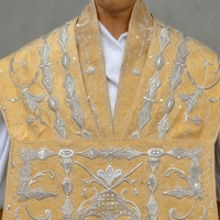 Chasuble romaine personnalisée en damassé doré, brodée à la main avec fil d'argent, pour homme adulte, vêtement liturgique traditionnel pour cérémonies religieuses