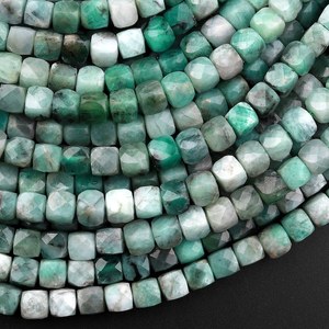 Perles de pierres précieuses en émeraude verte naturelle facettées en forme de cube/dés carrés, pour la fabrication de bijoux, certifiées IGI, ZUBEDA GEMS JEWELRY Rajasthan - Product Image 1