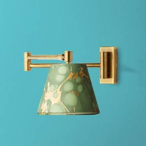 Applique murale vintage de style italien en laiton courbé, avec plusieurs abat-jour colorés en verre décoratif, luminaire de Noël pour intérieur - Product Image 5