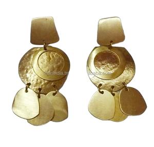 Boucles d'oreilles pendantes fantaisie bohèmes martelées à la main en fil de laiton plaqué or en spirale pour femmes élégantes - Product Image 6
