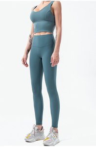 Ensemble de yoga pour femmes de haute qualité, sans couture, léger, au design optimal, vêtements de sport extensibles, vêtements de sport élégants, ensembles de yoga pour femmes - Product Image 4