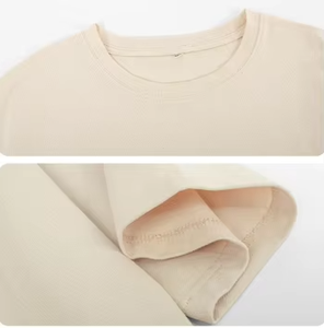 เสื้อยืดแขนสั้นคอกลมสีทึบสำหรับผู้ชาย ใส่สบายๆ ในฤดูร้อน สีเบจ สีน้ำตาล - Product Image 3