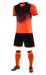 Camiseta de Fútbol Sublimada con Cuello en V para Hombre, Manga Corta, Absorbe la Humedad, Ropa Deportiva de Poliéster para Adultos, Todas las Temporadas, Color Degradado - Product Image 6