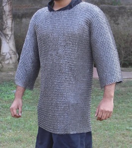 Hauberk de malla de acero dulce hecho a mano con anillos planos remachados, camisa de armadura de caballero para recreación histórica, cosplay y feria renacentista - Product Image 4