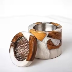 Brûleur d'encens décoratif en métal et bois d'acacia, écologique, avec finition métallique, conçu pour sublimer l'ambiance de votre maison - Product Image 3