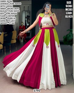 ชุดเลเฮนกาแบบดั้งเดิม - Product Image 3