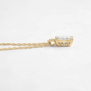 Pendentif classique en or jaune 18 carats avec diamant de laboratoire ovale certifié IGI, 6 g, pour femme, à porter au quotidien - Product Image 3