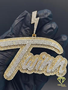 จี้คู่แฝดแบบกำหนดเอง ประดับเพชรโมอิสซาไนต์ สร้อยคอฮิปฮอปแบบ Iced Out พร้อมจี้รูปสายฟ้า สร้อยหรูหรา ของขวัญสุดหรู - Product Image 4