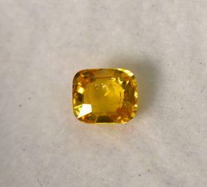 ไพลินสีเหลืองเข้มธรรมชาติ 1.40 กะรัต – 6.9x5.9x3.3 มม. ทรงคุชชั่น ตัดแบบ Earth-Mined สำหรับเครื่องประดับชั้นดี - Product Image 6