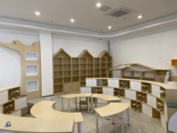 Table d'ordinateur portable EMA Relaxation pour une utilisation quotidienne au bureau, robuste, idéale pour l'école, la maternelle et le bureau