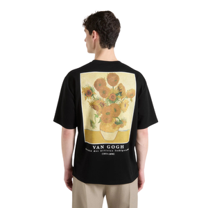 Camiseta de Manga Corta con Cuello Redondo para Hombre, Diseño Floral en la Espalda, Texto Impreso en la Parte Delantera, Corte Regular, Venta al Por Mayor, Personalizable OEM, 100% Algodón - Product Image 4