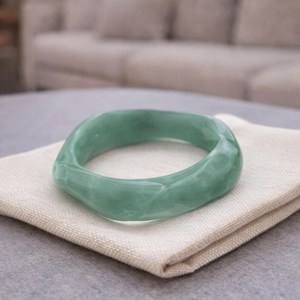 Handmade <b>Resin</b> Bracelet Round Cream Color Jewelry for Women Fashion Accessory - Product Image 5