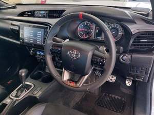 Toyota Hilux 2.8 GD-6 Double Cab 4x4 GR Sport d'occasion 2025 - Product Image 5