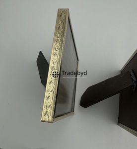 Cadre photo en métal design, élégant accent décoratif pour la maison par Tradebyd - Product Image 3