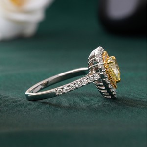 Anillo de Diamante Cultivado en Laboratorio de 1.02 CT, Corte Corazón, Color Amarillo Fantasía, con Engaste de Puntas, Oro de 14K, Joyería Fina, Color Intenso - Product Image 3