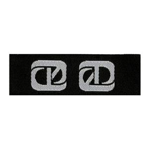 Étiquettes tissées en damassé découpées au laser sur mesure, de qualité supérieure, abordables et personnalisées, lavables, en tissu - Product Image 1