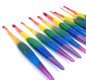 Ganchos de Crochet Ergonómicos de Resina Multicolor, Ganchos de Crochet con Mango Suave Ergonómico de Resina, con Tamaños Personalizados y Opciones Coloridas - Product Image 2