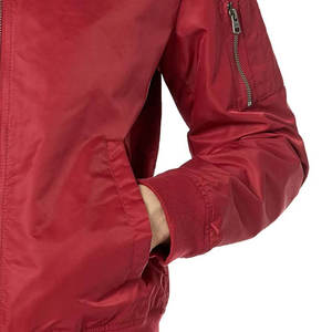 Blouson Bomber Rouge Homme Coupe Slim Personnalisé Léger Coupe-Vent Style Aviateur Printemps Automne Décontracté Veste Extérieure Zippée pour Homme - Product Image 4