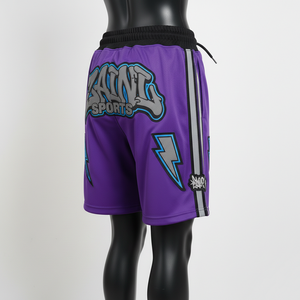 กางเกงบาสเก็ตบอลผู้หญิงผ้าโพลีเอสเตอร์ตาข่ายคุณภาพสูง สีม่วง แห้งเร็ว แต่งแถบสีตัดกัน พร้อมโลโก้สั่งทำพิเศษ - Product Image 3