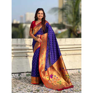 Sari de seda de fusión Paithani Bandhani violeta con tejido Zari de Elite Weaves, Pallu Meenakari y blusa a contraste - Product Image 6