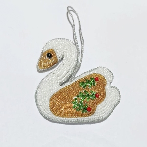 Hermoso Adorno Decorativo Colgante de Aguacate Hecho a Mano con Cuentas, Fruta Decorativa Verde y Blanca con Cuentas de Semillas, Regalo Artesanal para Decoración de Paredes de Habitaciones - Product Image 2