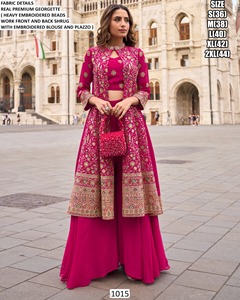 Ensemble de lehenga brodé Sunshine Bloom - Product Image 3