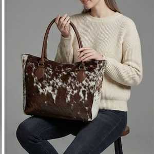 Bolso Tote de Cuero con Pelo Sintético de Gran Capacidad para Mujer, Logotipo Personalizado, Diseño Único y Sostenible para Otoño, Bolsos Tote de Pelo Sintético Suaves OEM - Product Image 3
