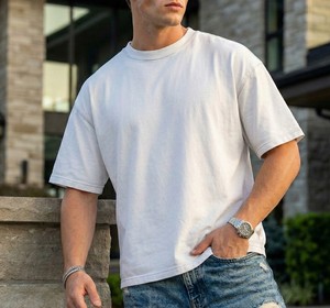 T-shirts oversize pour hommes, logo personnalisé, surpiqûres doubles, tissu lourd et résistant, style streetwear basique uni. - Product Image 3