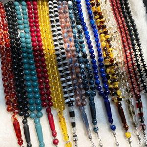 Bracelet de prière islamique Tasbih, chapelet musulman fait main avec perles en résine peintes à la main et pompon intercalaire - Product Image 5