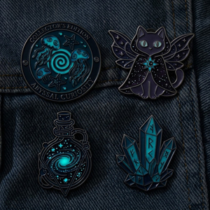 Pin de solapa metálico personalizado al por mayor, con efecto luminoso, estilo <span class=keywords><strong>vintage</strong></span>, de temática de la Magia Oscura, Celestial y de Fantasía Oscura, para Halloween y Anime - Product Image 1