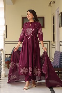 Women's Maroon Cotton Embroidered <b>Kurti</b> With Pant And Dupatta Set Floral Design Traditional Daily Wear India Pakistan Style - Product Image 3