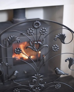 Mampara Metálica para Chimenea Botanical Aviary, de Tres Paneles Plegables, Malla Fina, Protector de Chispas, Barrera de Seguridad Decorativa para Chimenea - Product Image 3