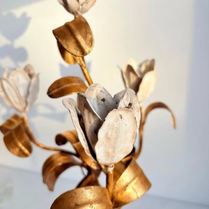 Candelabro de Tulipanes de Latón Hecho a Mano, Decoración para el Hogar, Portavelas de Metal, Diseño Floral Artístico - Product Image 2