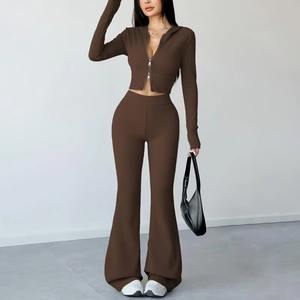 Pantalon de jogging évasé uni pour femme, style streetwear, vente en gros, meilleure qualité, vêtements pour femme, crop top, survêtement évasé, fabricants sur mesure - Product Image 3