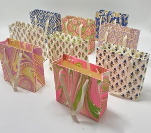 Bolsas de Regalo de Papel con Estampado Artesanal, Bolsas de Embalaje Impresas a Mano para Compras en Boutiques y Manualidades - Product Image 6