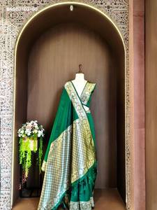 Sari en soie brute Banarasi de haute qualité avec pallu à motif à carreaux Zari dorés et bordure Zari à motif Paisley traditionnel, mode féminine - Product Image 5