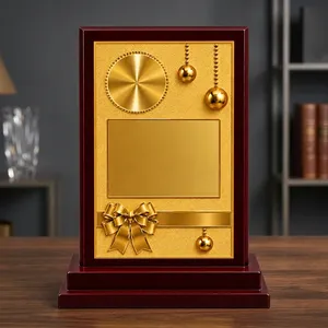 Placa de Premio de Madera Premium con Acabado Dorado, Elegante Recuerdo de Reconocimiento para el Logro y la Aprecación - Product Image 2