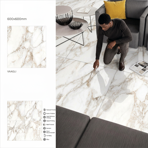Carreaux de porcelaine vitrifiée brillants Travertino Ivory 60x60cm, aspect pierre travertin, résistants aux acides, revêtement de sol commercial haut de gamme - Product Image 2