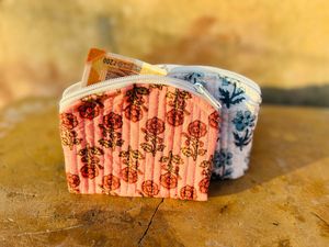 Monedero Acolchado Estilo Vintage con Diseño Floral, Cartera Pequeña con Cierre, Organizador para Tarjetas, Bolsa de Regalo con Flores Variadas - Product Image 3