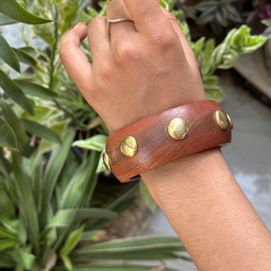 Juego de Pulseras de Madera Natural Hechas a Mano con Acabado Granulado para Mujer, Madera Natural por AFZA ENTERPRISES - Product Image 5