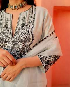 Traje Salwar de Tela Georgette Lavanda, Diseño Moderno, Estilo Indio-Pakistaní, Exclusivo, para Mujer, Ideal para Fiestas, Bodas y Eventos Étnicos - Product Image 2