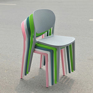 เก้าอี้พลาสติกสำหรับสวนแบบโมเดิร์นสีเขียวคุณภาพสูง ทนทาน กันน้ำ นั่งสบาย และสามารถวางซ้อนกันได้ เหมาะสำหรับใช้งานกลางแจ้ง - Product Image 3