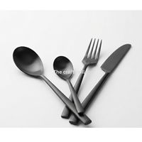Ensemble de couverts en métal noir mat, design minimaliste, couverts en acier inoxydable pour la restauration