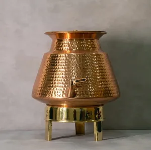 Distributeur d'eau en cuivre écologique avec robinet pour le rangement dans la cuisine, alternative réutilisable aux bouteilles en plastique à la maison - Product Image 1