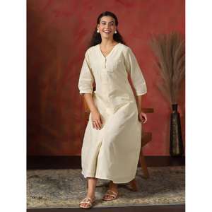 Robe Kurti blanche en coton brodé pour femme, manches courtes, coupe évasée, longueur midi, tenue ethnique - Product Image 3